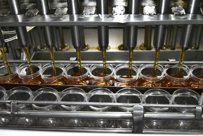 小小火鍋油碟，干出“中國銷量第一”的餐飲服務傳奇