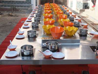 旋轉(zhuǎn)小火鍋設(shè)備多少錢(qián)？選購(gòu)價(jià)格優(yōu)惠的回轉(zhuǎn)火鍋設(shè)備，就選玲瓏廚具廠